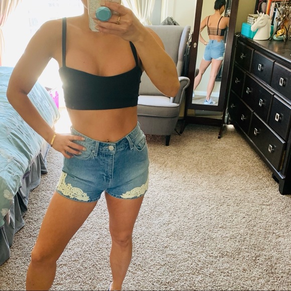 🩳URBAN OUTFITTERS BDG HIGH RISE ‘ERIN JEAN SHORTS - Picture 4 of 5